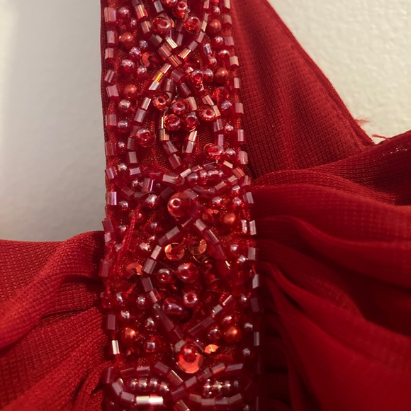 Red Evening Gown/Maxi Dress/Prom Dress - Picture 5 of 5
